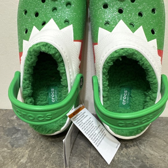 Crocs Classic Lined Holiday Clog Christmas Elf Fur Clogs Men's 6 Women's 8 NWT - Picture 2 of 8